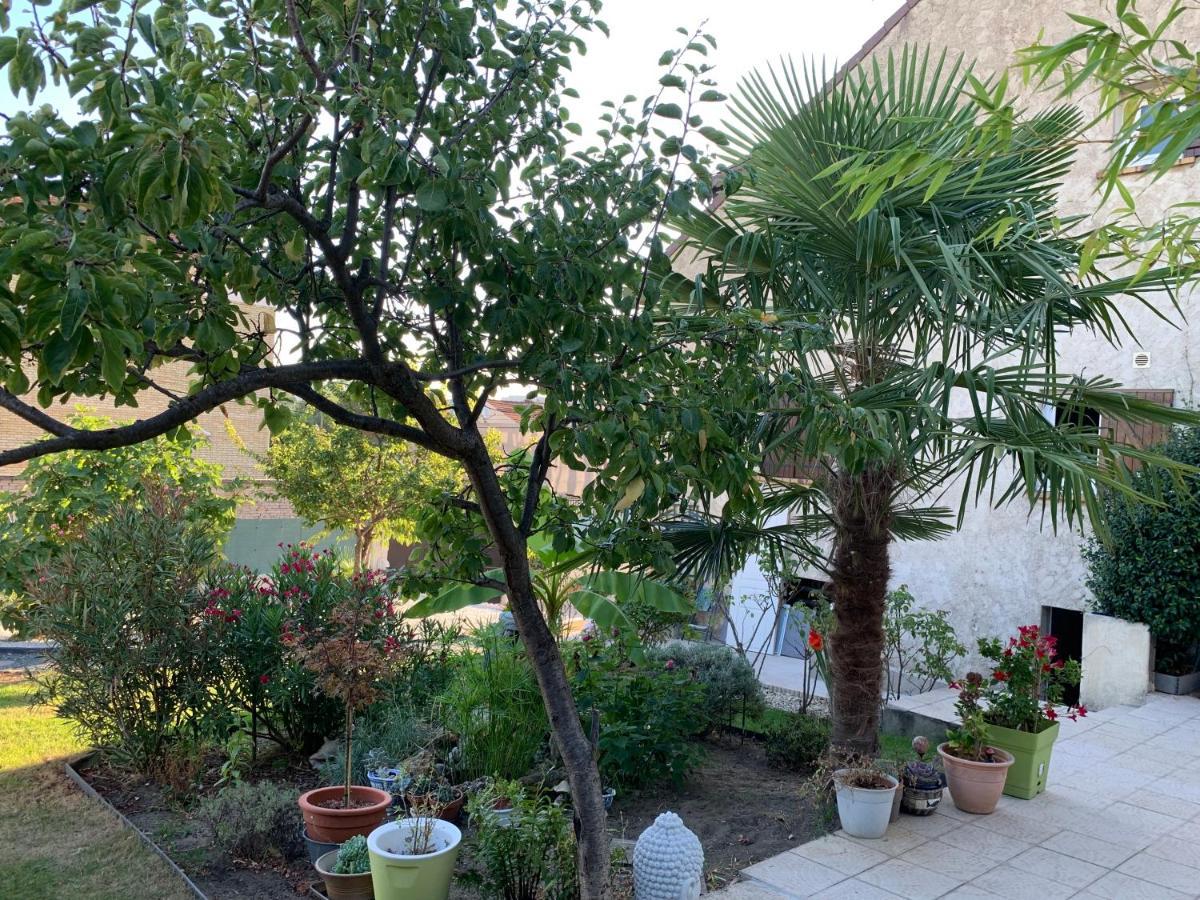 La Maison Parisienne & Jardin Argenteuil Exterior photo